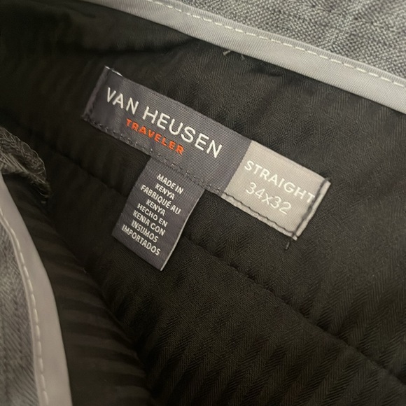 Van Heusen Traveler Pants 34x32 NWT - Picture 2 of 3